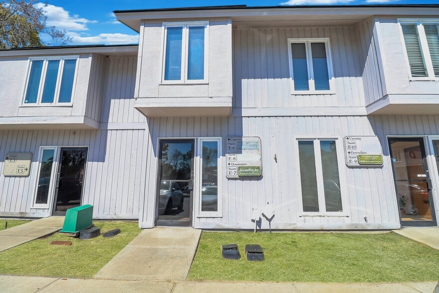 7370 Hodgson Memorial Dr, Savannah, GA for sale - Building Photo - Image 2 of 14