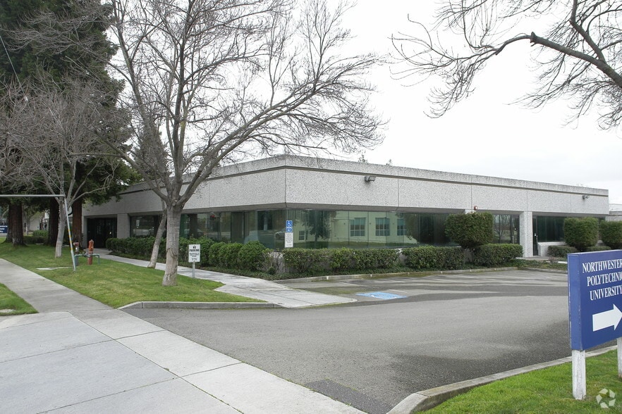 105 Fourier Ave, Fremont, CA for lease - Primary Photo - Image 1 of 5