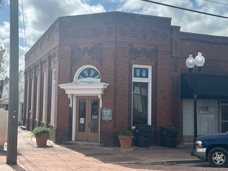 124 E College Ave, Ashburn, GA for sale - Primary Photo - Image 1 of 13