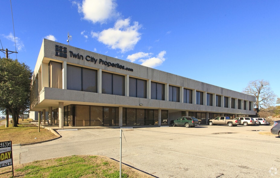 4103 S Texas Ave, Bryan, TX for sale - Building Photo - Image 1 of 1