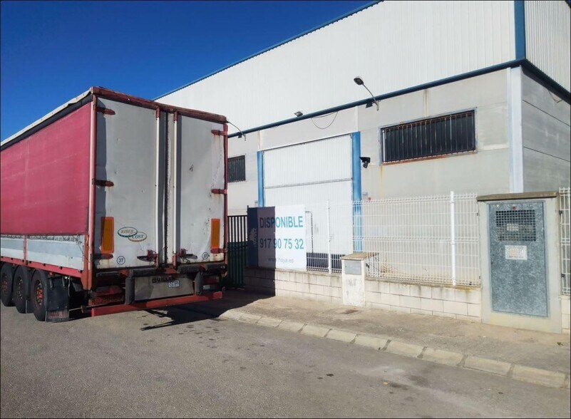 Industrial in Senyera for sale - Building Photo - Image 1 of 9