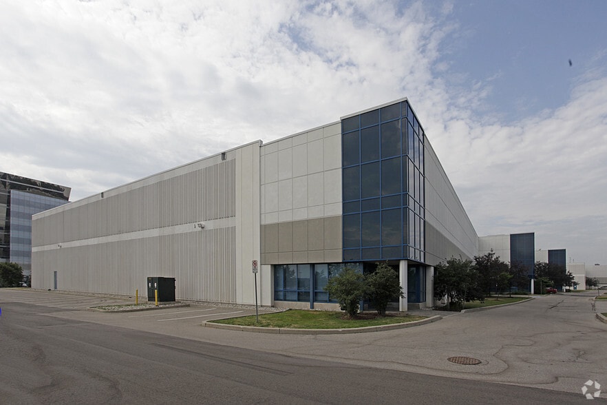 2905 Bristol Cir, Oakville, ON for lease - Building Photo - Image 2 of 7