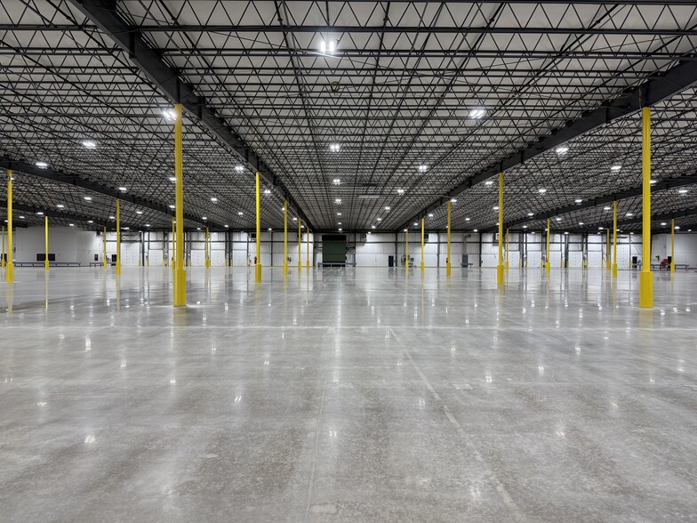 1410-1440 N Vandemark Rd, Sidney, OH for lease - Building Photo - Image 3 of 12