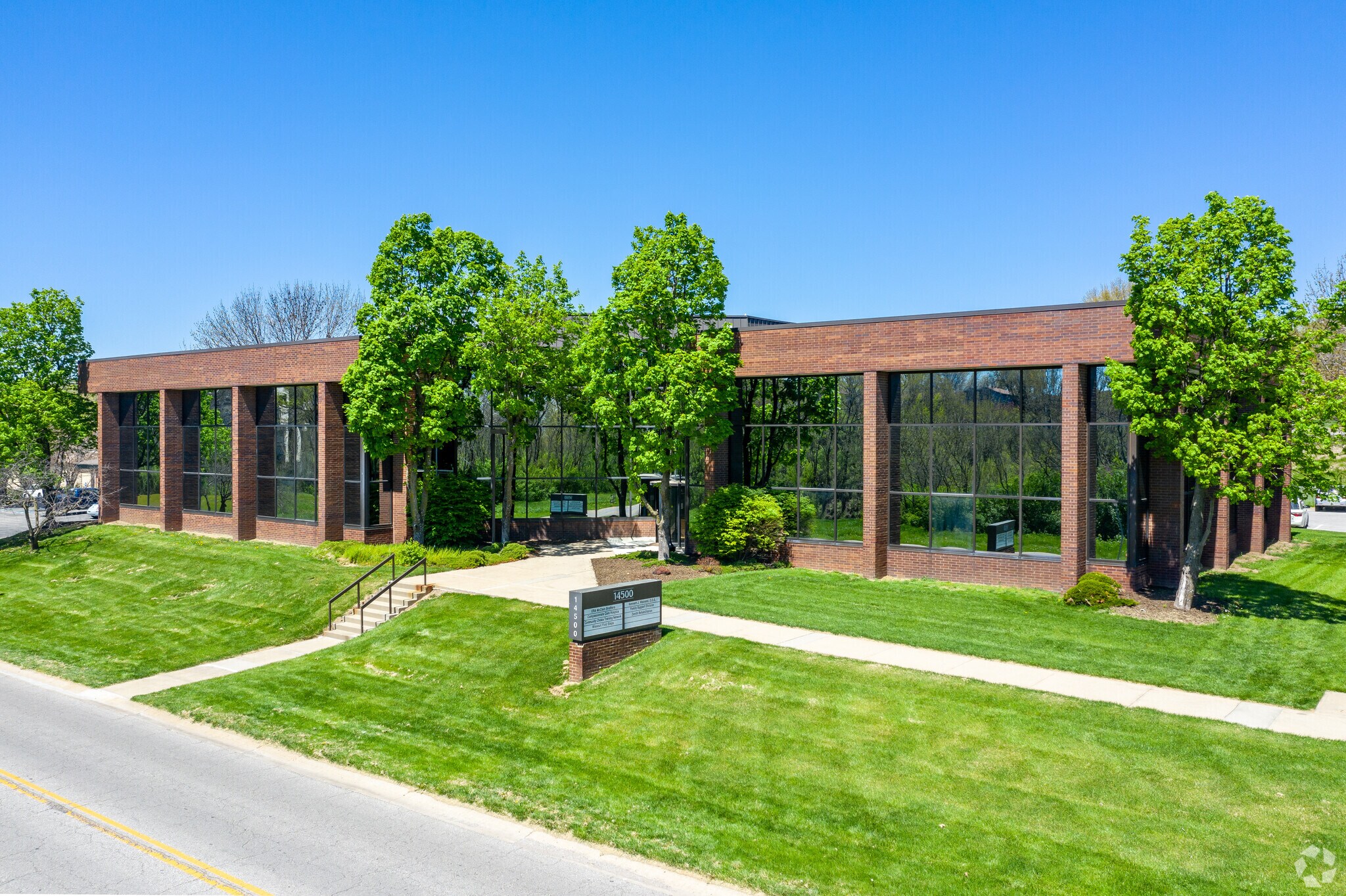 14500 E 42nd St, Independence, MO for sale Primary Photo- Image 1 of 1