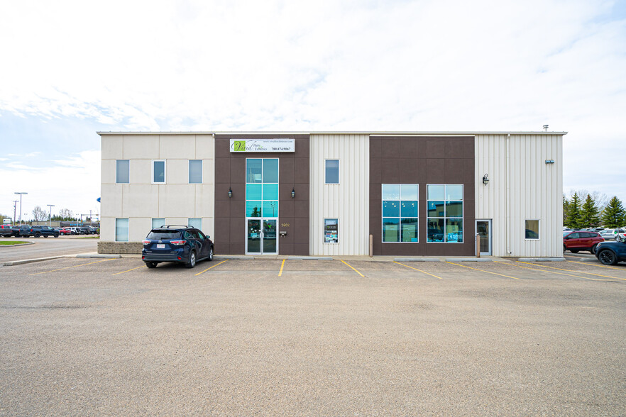 2602 50 Av, Lloydminster, AB for sale - Building Photo - Image 2 of 51