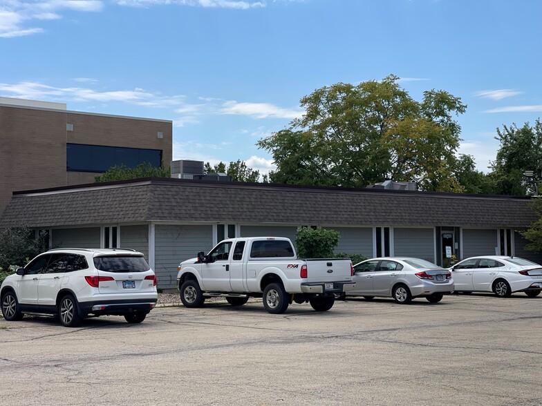 545 S Randall Rd, St Charles, IL for lease - Building Photo - Image 3 of 7