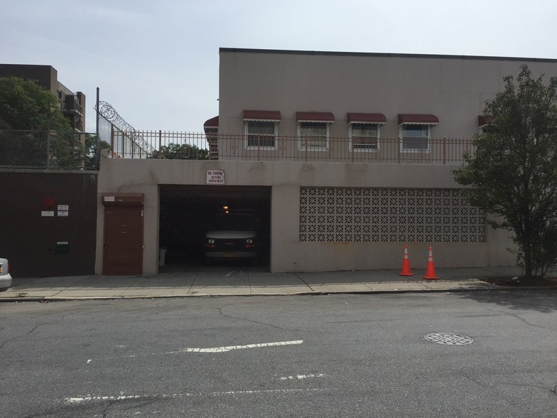 801 Bartholdi St, Bronx, NY for sale - Building Photo - Image 1 of 1
