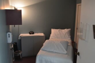 822 Del Prado Blvd S, Cape Coral, FL for lease Interior Photo- Image 2 of 9