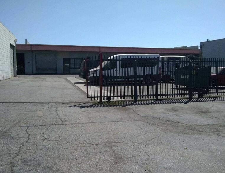 1120-1140 Price St Sale portfolio of 2 properties for sale on LoopNet.com - Building Photo - Image 2 of 2