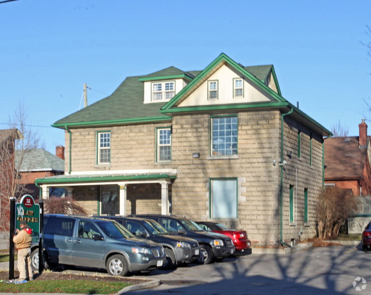 32 Elgin St E, Oshawa, ON for sale - Building Photo - Image 2 of 2