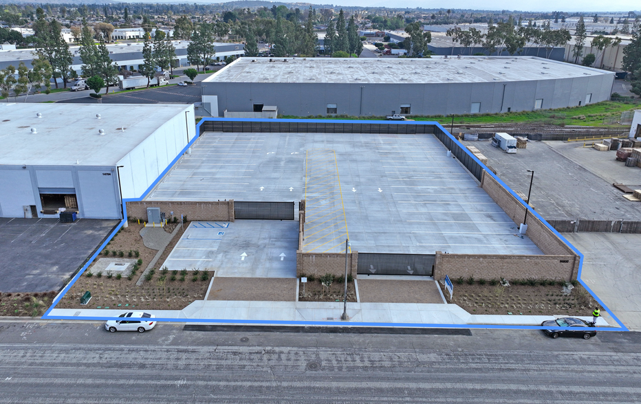 14800 Radburn, Santa Fe Springs, CA for lease - Building Photo - Image 1 of 3