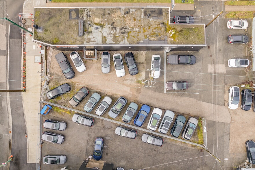 1585 5th Av W, Vancouver, BC for lease - Primary Photo - Image 1 of 2