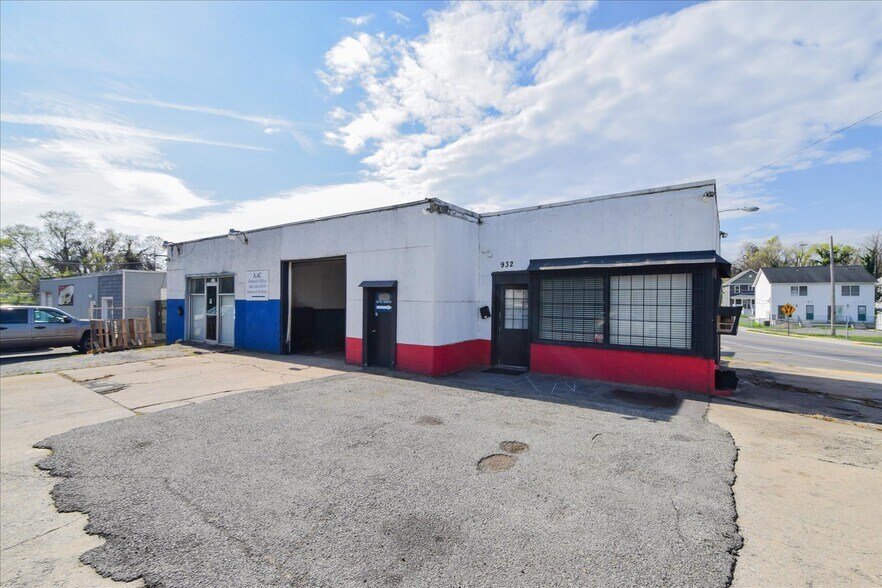 932 Moorman Ave NW, Roanoke, VA for sale - Primary Photo - Image 1 of 1