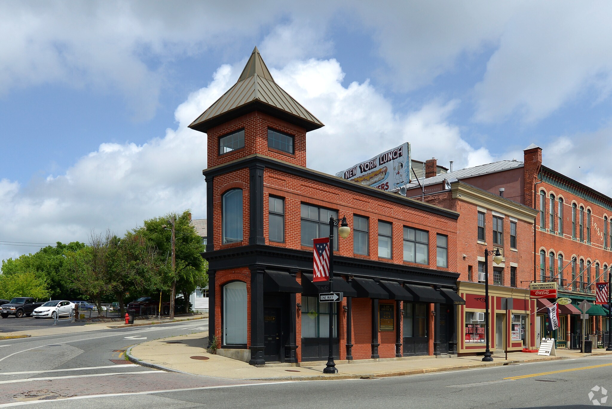 2 Main St, Woonsocket, RI for sale Primary Photo- Image 1 of 1