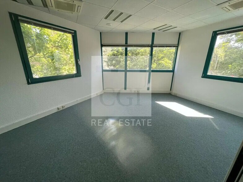 Office in Charbonnières-les-Bains for lease - Interior Photo - Image 3 of 10
