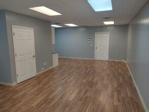 2771 Vista Pky, West Palm Beach, FL for lease Interior Photo- Image 2 of 4