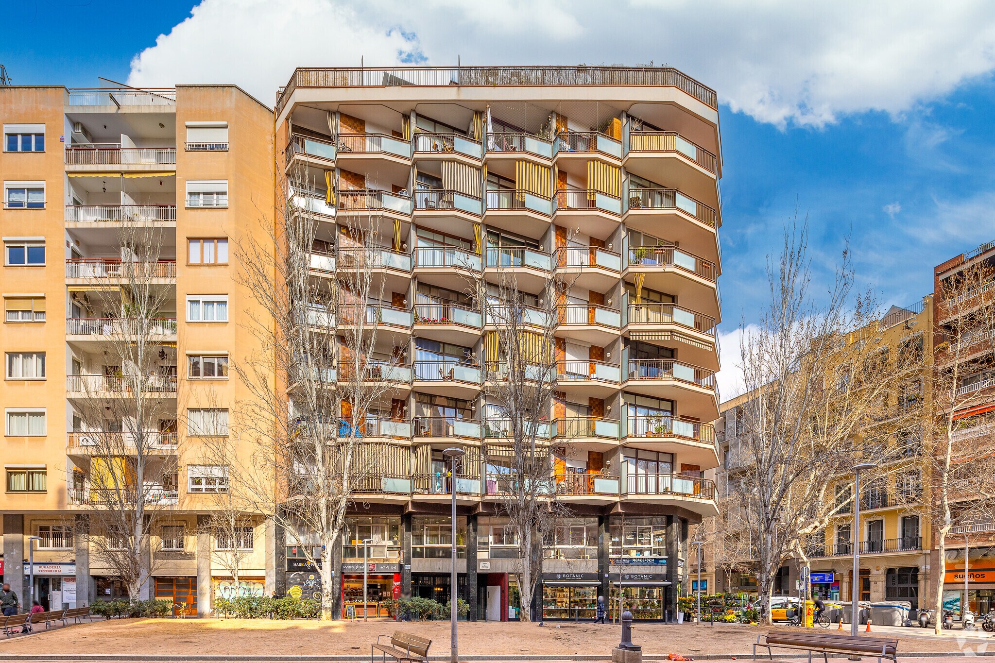 Avinguda de Mistral, 18, Barcelona, Barcelona for sale Primary Photo- Image 1 of 1
