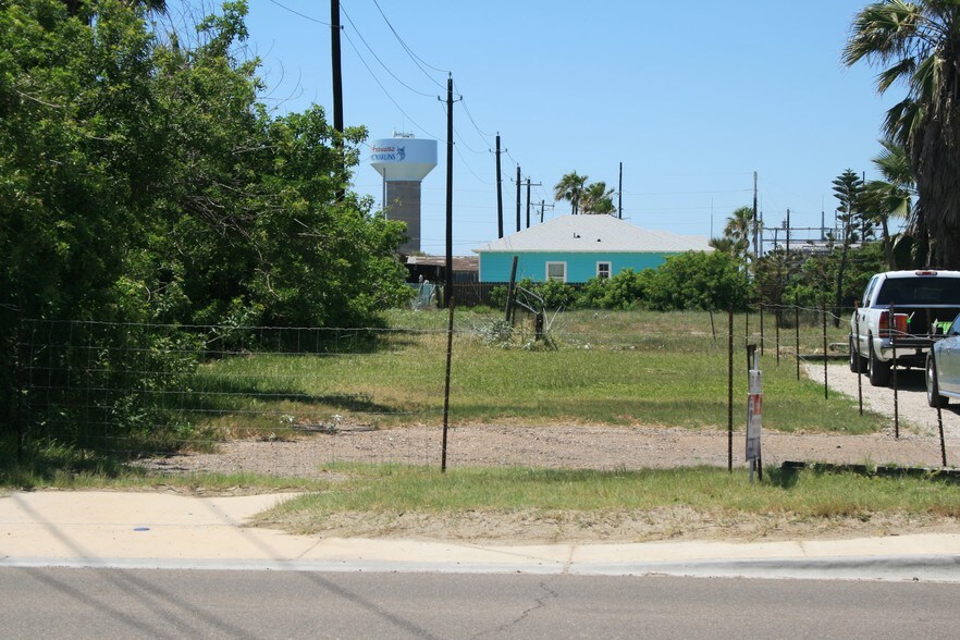 1624 S 11th St, Port Aransas, TX 78373