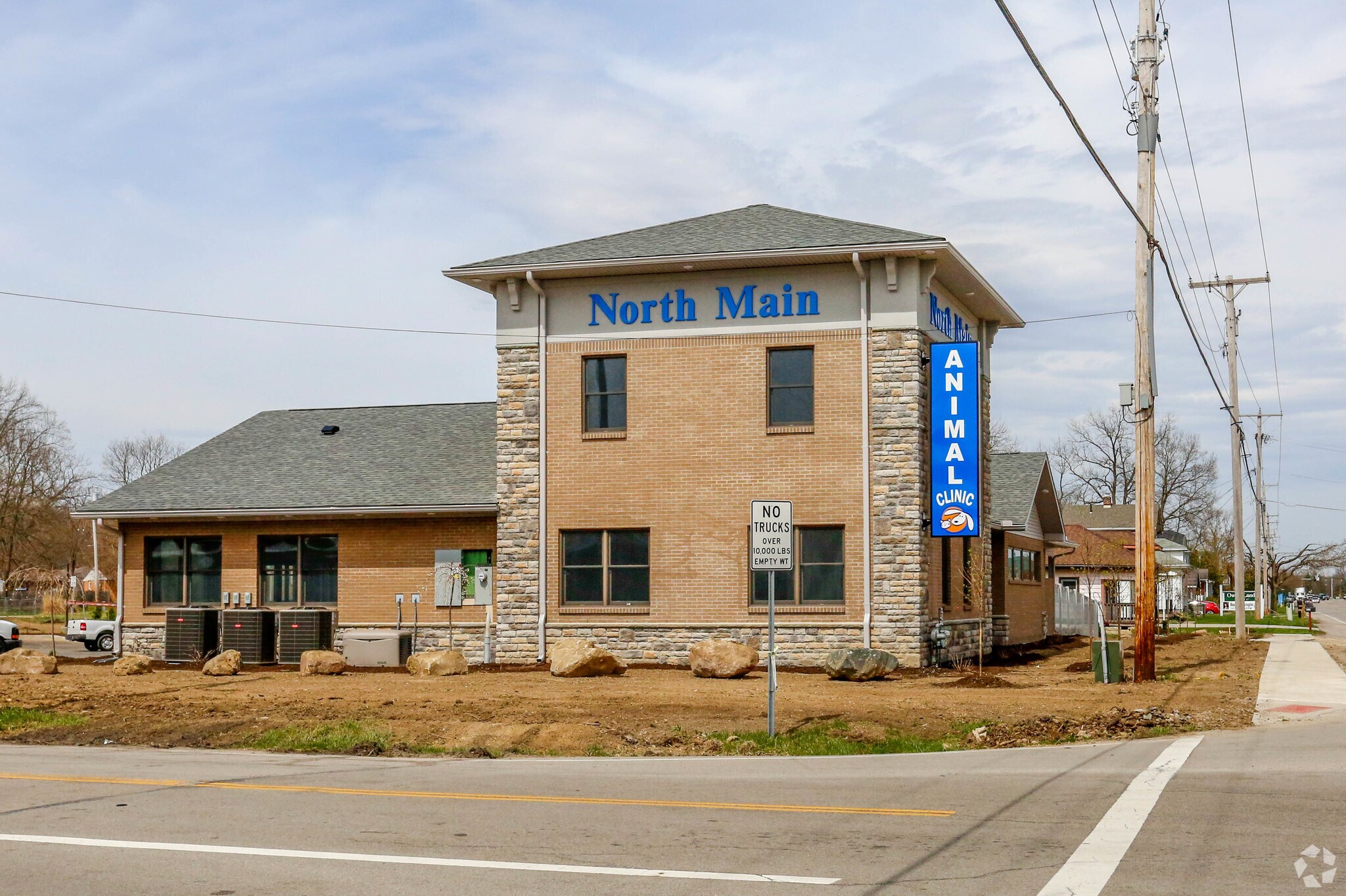 Two Veterinarian Hospitals portfolio of 2 properties for sale on LoopNet.com Building Photo- Image 1 of 3