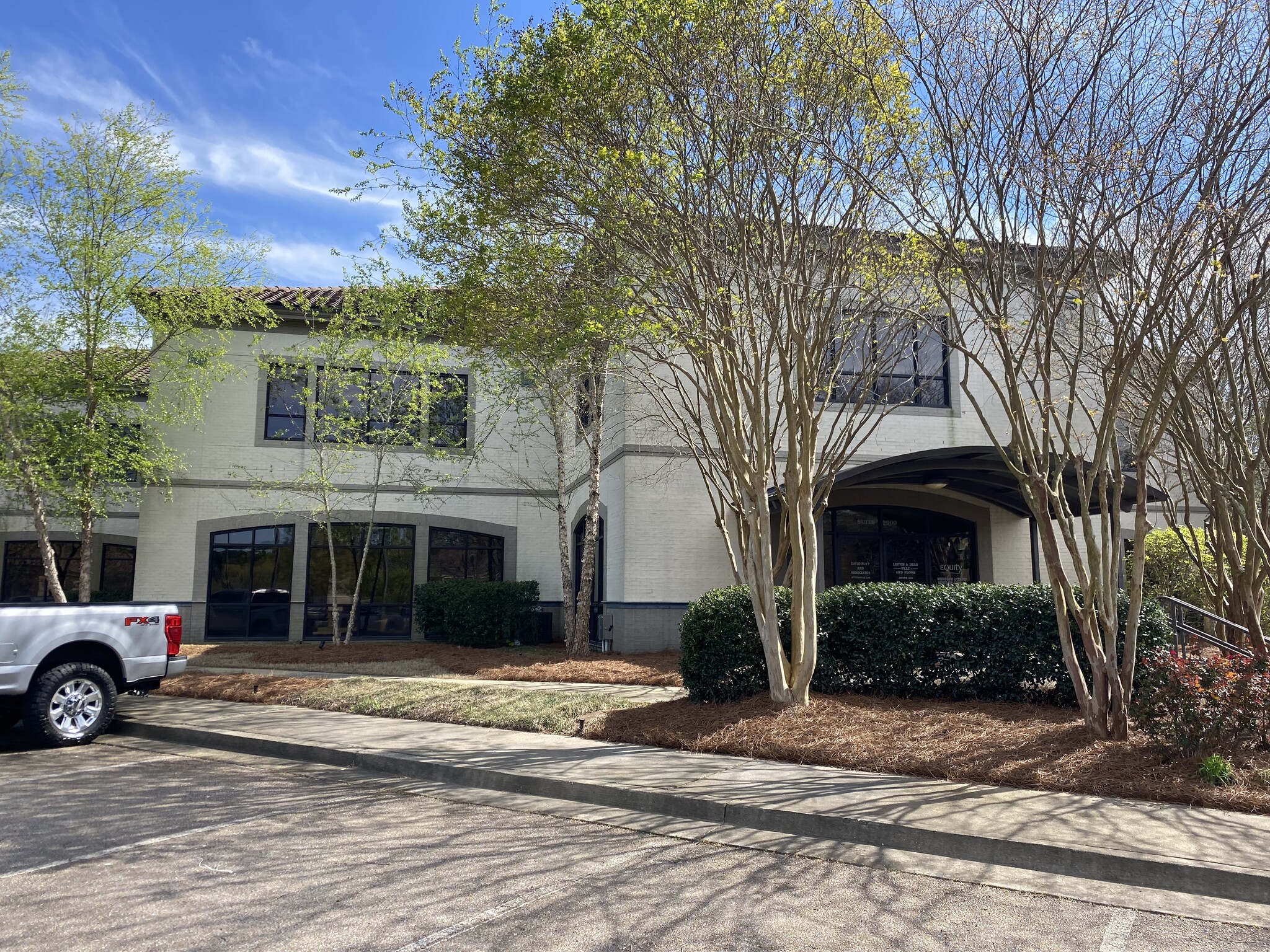 605 Crescent Blvd, Ridgeland, MS for sale Building Photo- Image 1 of 1