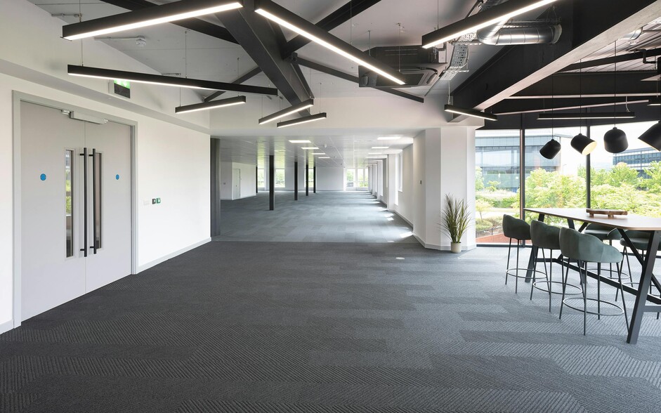 2 Redheughs Rigg, Edinburgh for lease - Interior Photo - Image 1 of 8