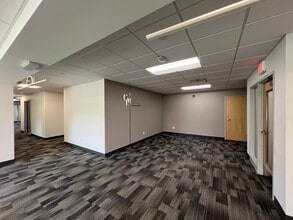 118 Portsmouth Ave, Stratham, NH for lease Interior Photo- Image 2 of 14