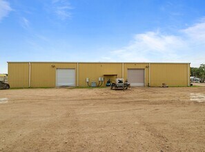 1209-1211 Bensdale Rd, Pleasanton, TX for lease Interior Photo- Image 2 of 22