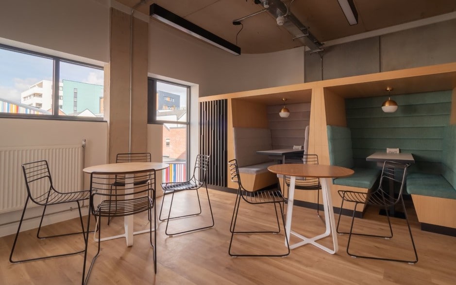 Bath Rd, Bristol for sale - Interior Photo - Image 2 of 17