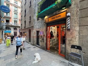Retail in Barcelona, Barcelona for lease Interior Photo- Image 1 of 7