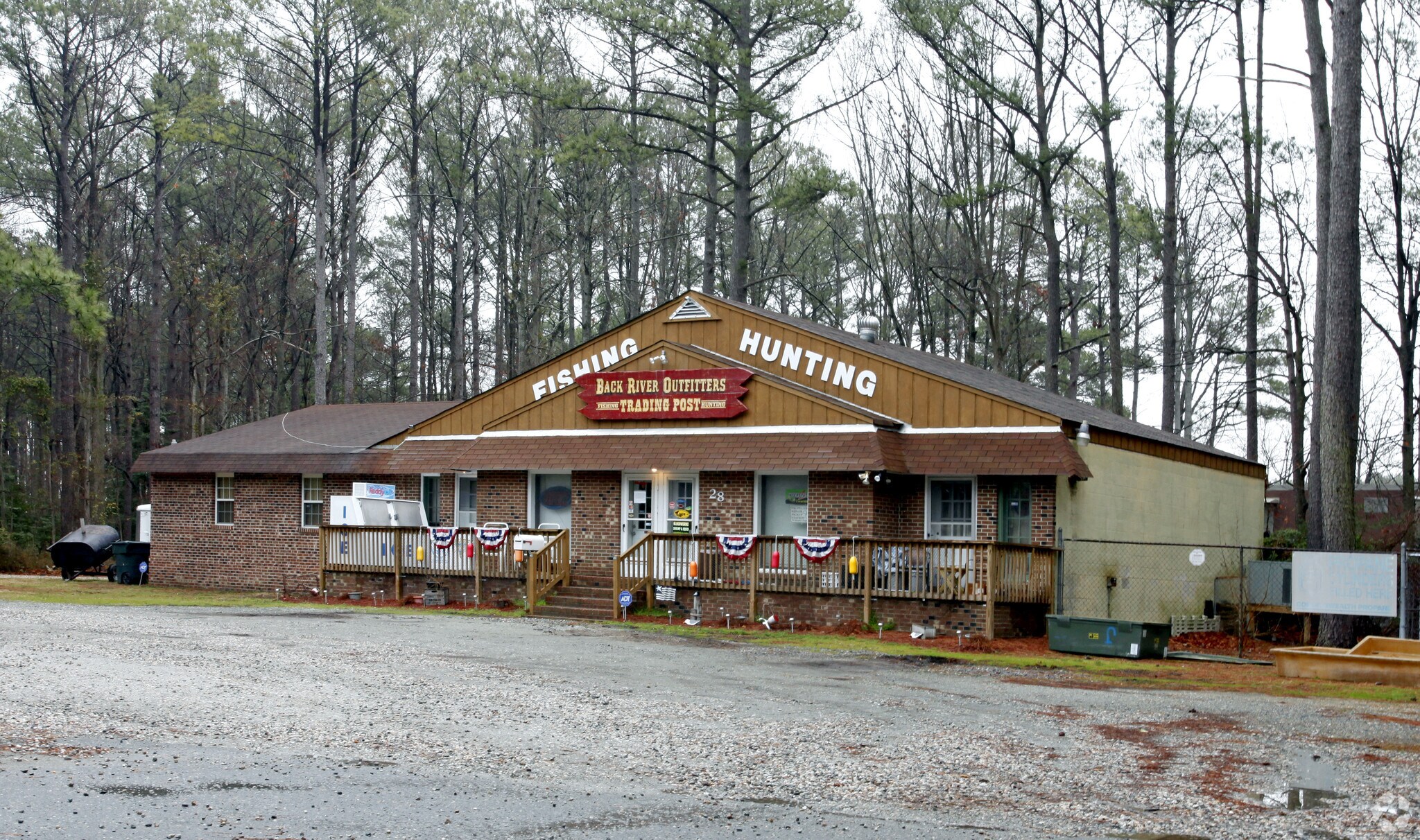 28 Dandy Point Rd, Hampton, VA for sale Primary Photo- Image 1 of 1