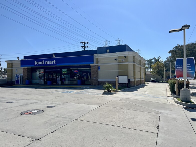 17015 Lakewood blvd, Bellflower, CA for sale - Primary Photo - Image 1 of 1