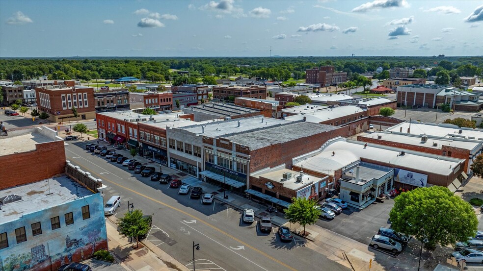 318 Dewey Ave. Oklahoma, Bartlesville, OK for sale - Building Photo - Image 3 of 52