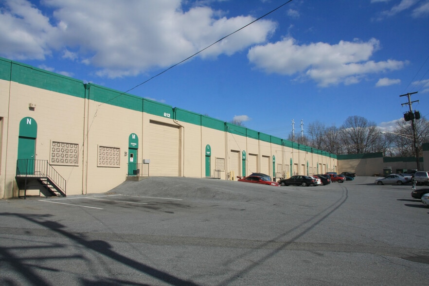 812 W Patapsco Ave, Baltimore, MD for lease - Building Photo - Image 1 of 1