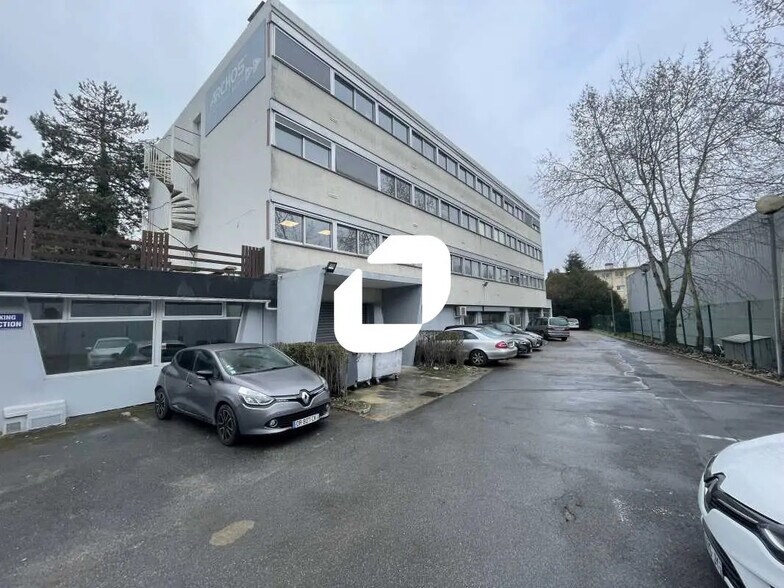 Flex in Igny for lease - Building Photo - Image 2 of 11