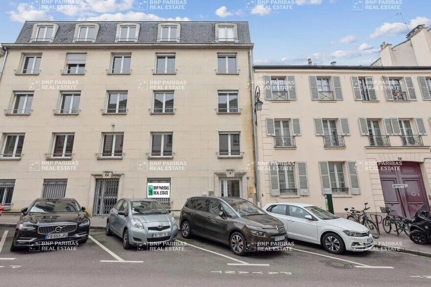 Office in Versailles for lease - Building Photo - Image 1 of 20