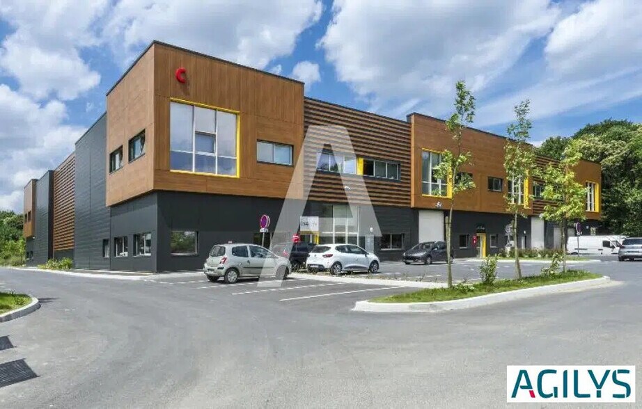 Flex in Villebon-sur-Yvette for sale - Building Photo - Image 3 of 14