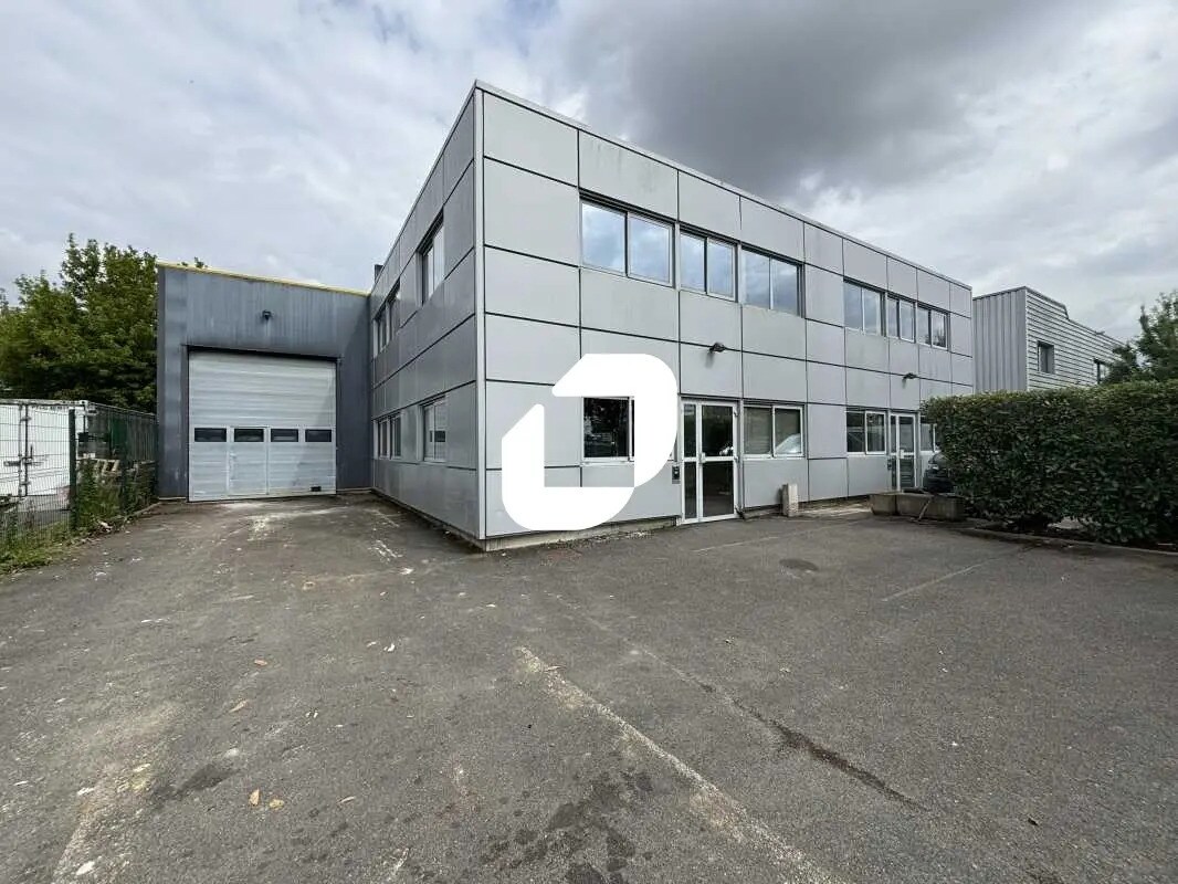 Flex in Grigny for lease Building Photo- Image 1 of 10