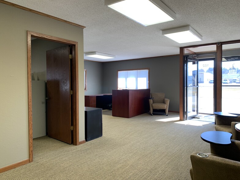 650 Brakke Dr, Hudson, WI for lease - Interior Photo - Image 3 of 15