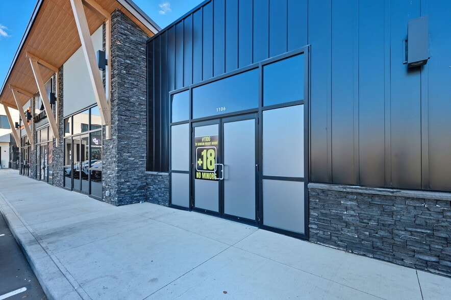 20 Dawson Wharf Mount, Chestermere, AB for lease - Building Photo - Image 2 of 8