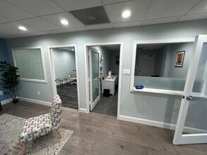 7945 Macarthur Blvd, Cabin John, MD for lease Interior Photo- Image 1 of 3