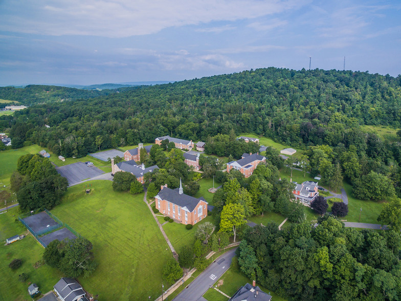 200 N Carlisle St, New Bloomfield, PA for sale - Aerial - Image 1 of 1