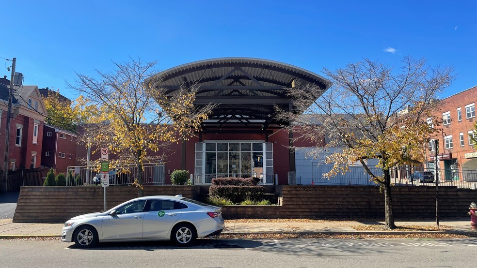 4638 Centre Ave, Pittsburgh, PA for lease - Building Photo - Image 1 of 19