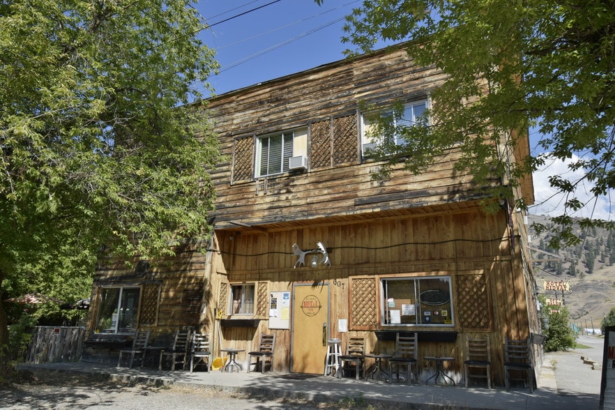 607 Fifth Ave, Midway, BC V0H 1M0