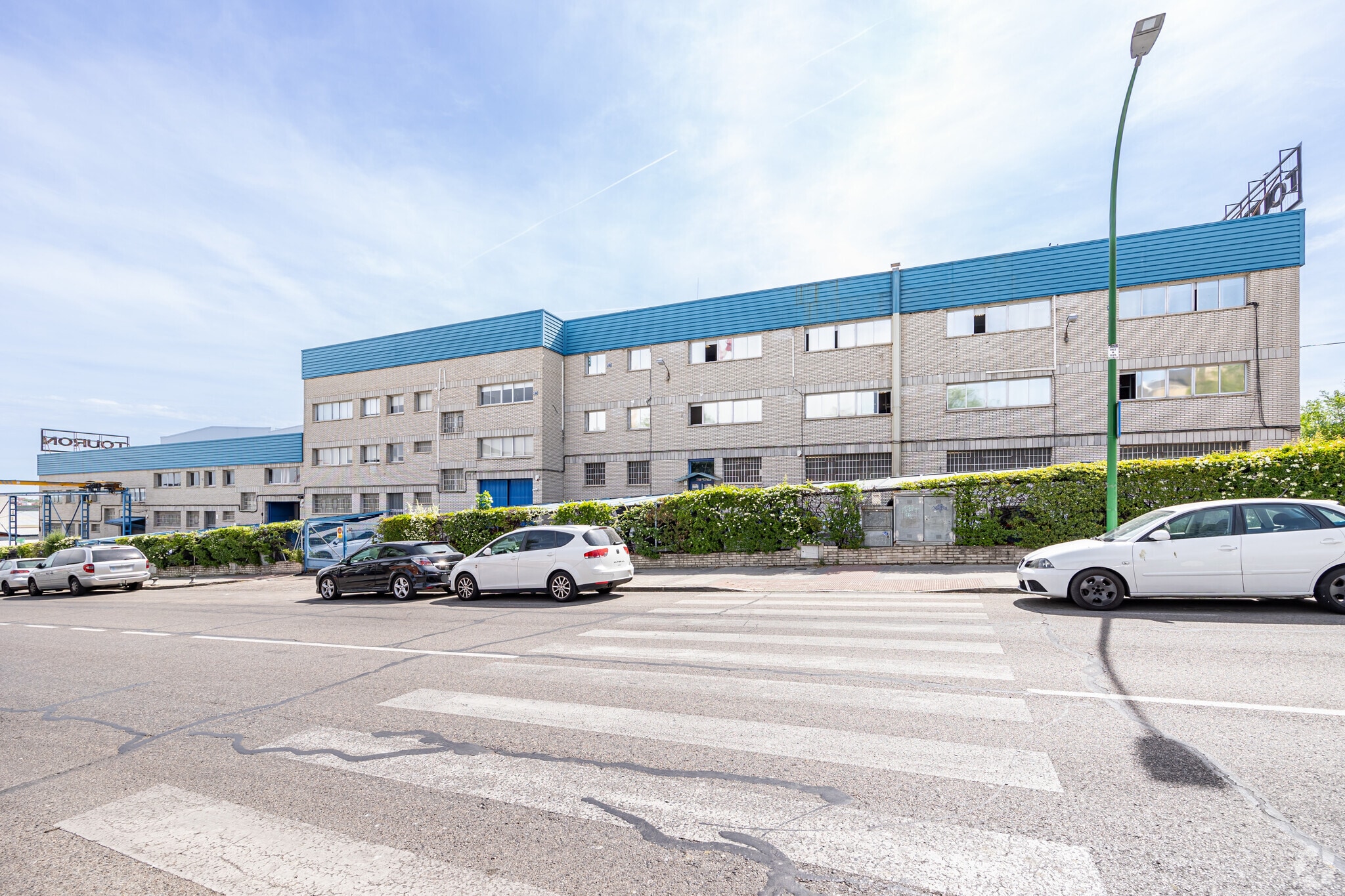 Industrial in Alcobendas, Madrid for lease Primary Photo- Image 1 of 3