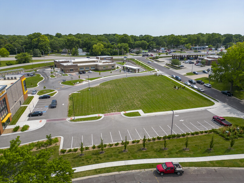 7240 Shawnee Mission Pky, Overland Park, KS for lease - Aerial - Image 3 of 3