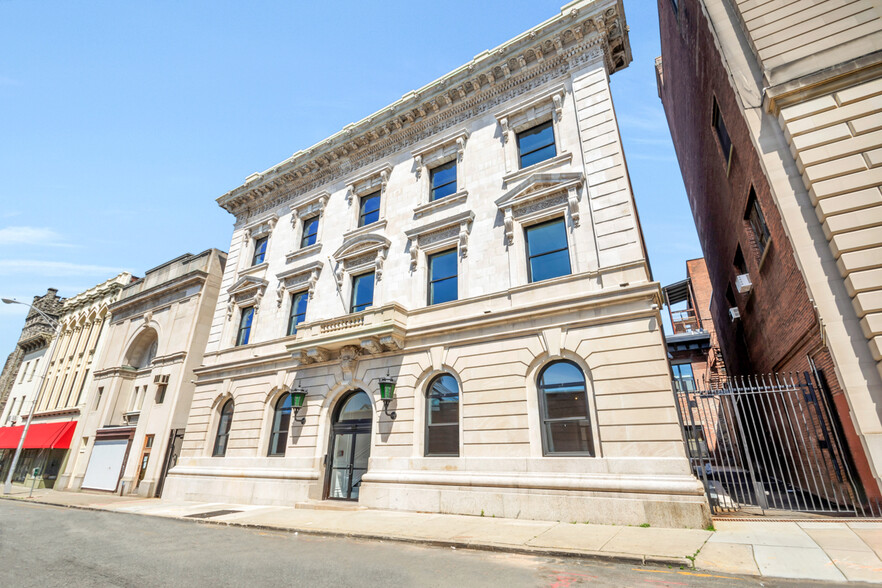 111 Washington St, Paterson, NJ for lease - Building Photo - Image 1 of 31