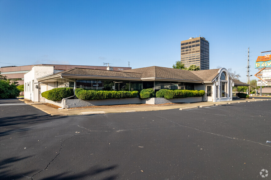 7950 Clayton Rd, Richmond Heights, MO for lease - Primary Photo - Image 1 of 4