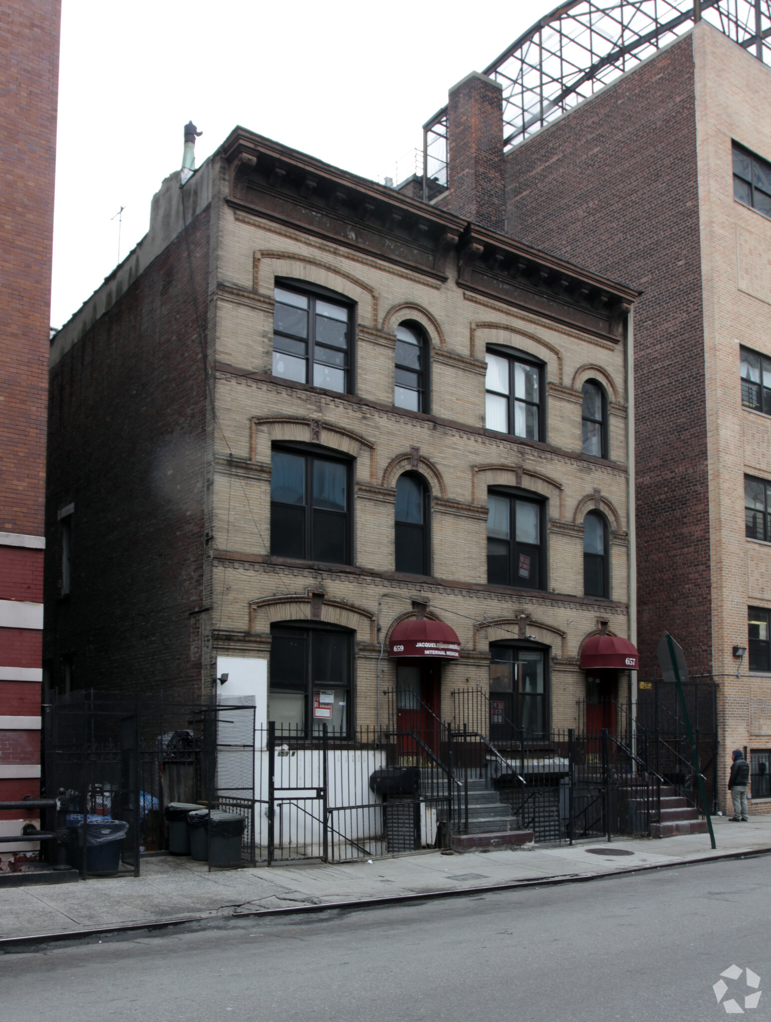 657-659 W 179th St, New York, NY for lease Building Photo- Image 1 of 3