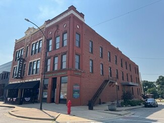 More details for 100 S Center St, Clinton, IL - Office for Lease