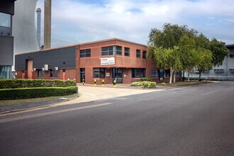 706-707 Stirling Rd, Slough for lease Building Photo- Image 2 of 2